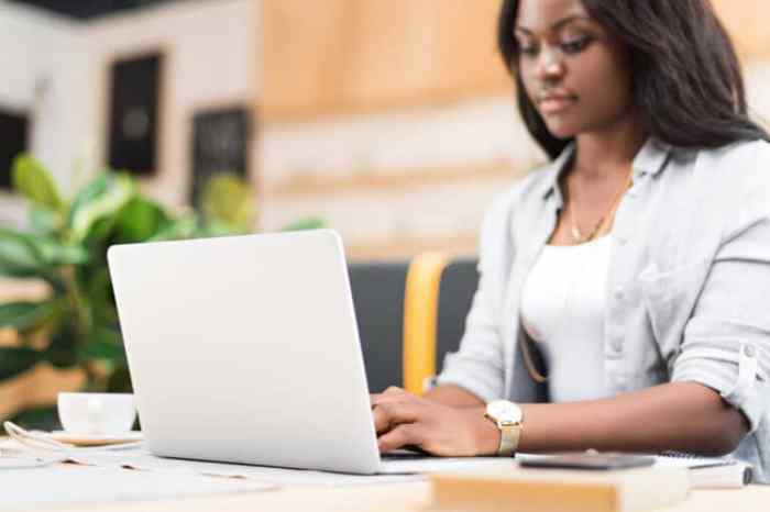 How Do I Find Remote Finance Jobs That Are Hiring? - Freelancer FAQs